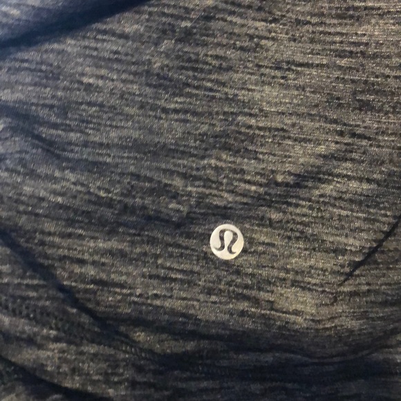 Lululemon tank top in good used condition - Picture 4 of 4